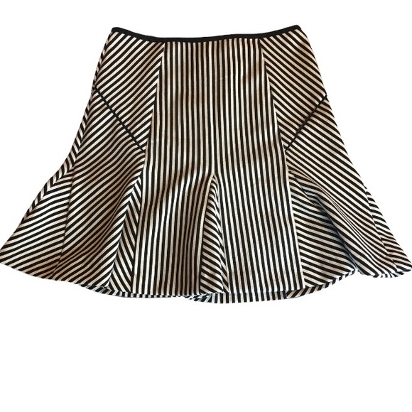 Banana Republic High Waisted Skater Skirt 6 - Picture 3 of 10